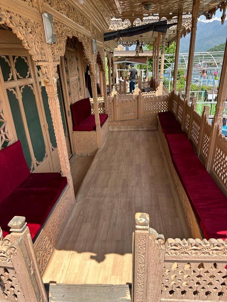 Nazneen Group Of Houseboats Srīnagar Exterior foto