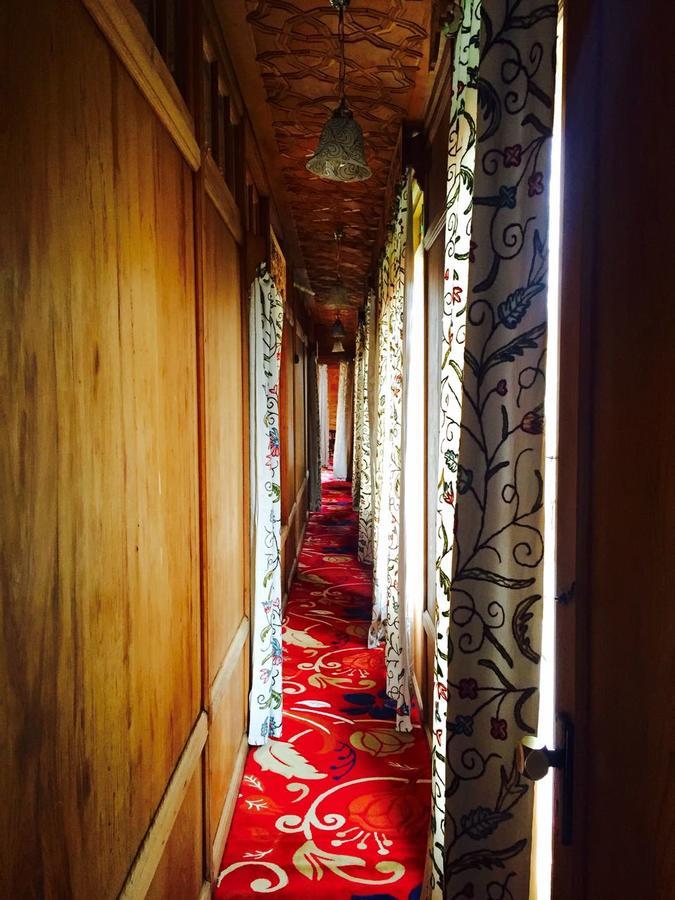 Nazneen Group Of Houseboats Srīnagar Exterior foto